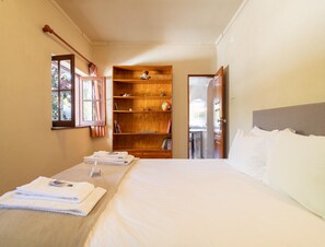 3 habitaciones y tabla de planchar con plancha 