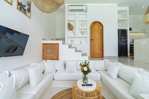 Smart TV - Private 1BR Pool Villa in Canggu • Near Beach & Cafés (Badung Regency)