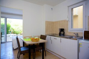 Apartment | Private kitchen - Modern 3-guest Apartment in L'ile Rousse (L'Île-Rousse)