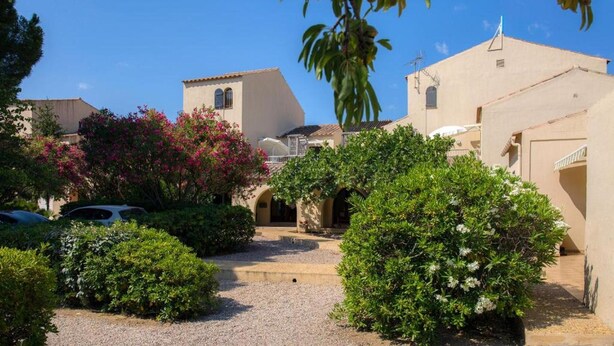 Unclassified image, 1 of 32, button - Modern 3-guest Apartment in L'ile Rousse (L'Île-Rousse)