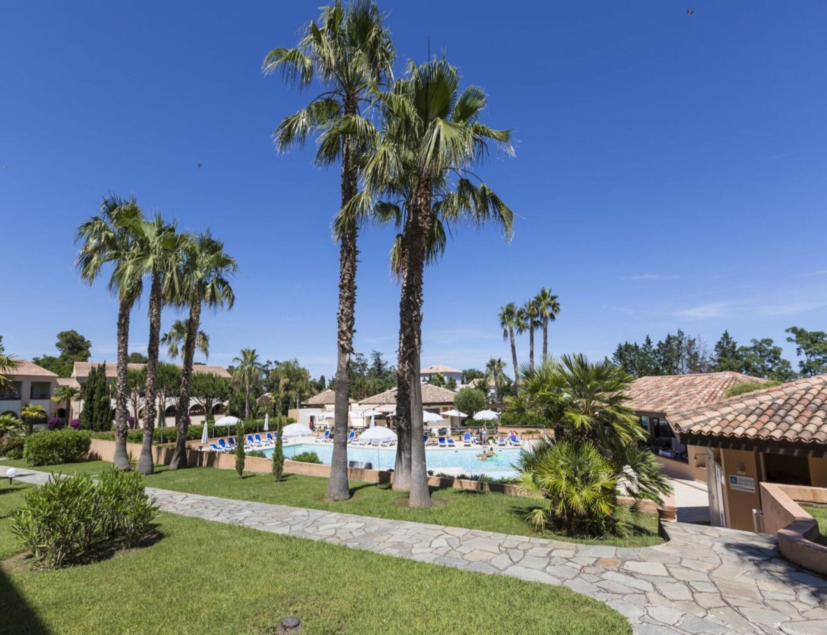 บ้านพัก | สวน