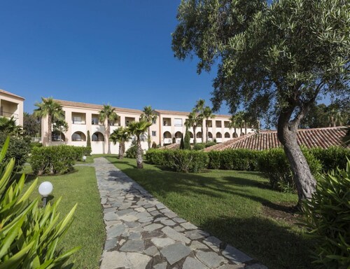 Amazing Apartment in Linguizzetta Near Beach