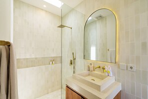 Shower, hair dryer, bidet, towels - Stylish 2BR Pool Villa • Near La Brisa, Cafés & Surf (Badung Regency)