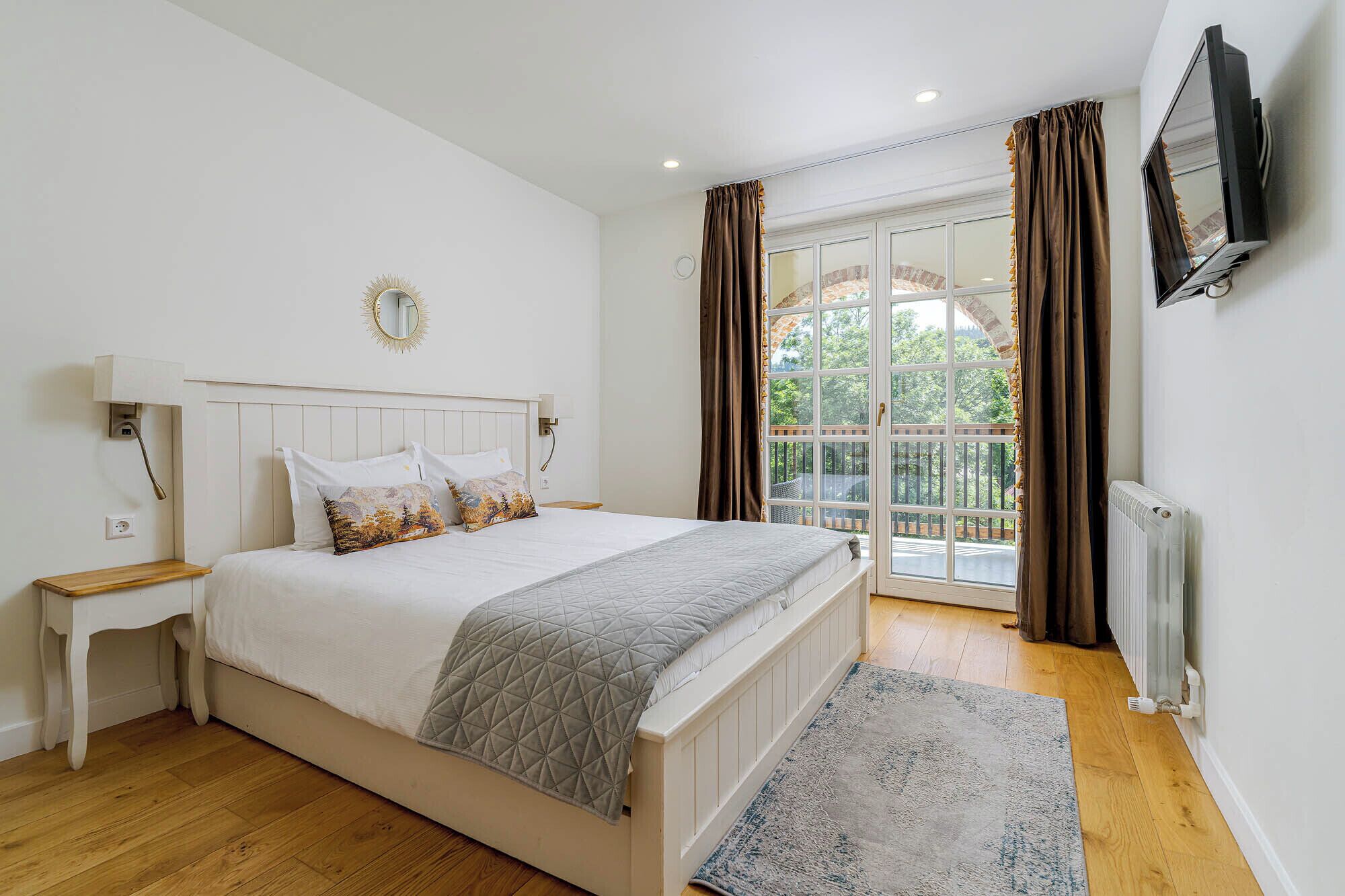 Luxury-Haus, Bergblick, Bergseite | Bettwäsche aus ägyptischer Baumwolle, hochwertige Bettwaren