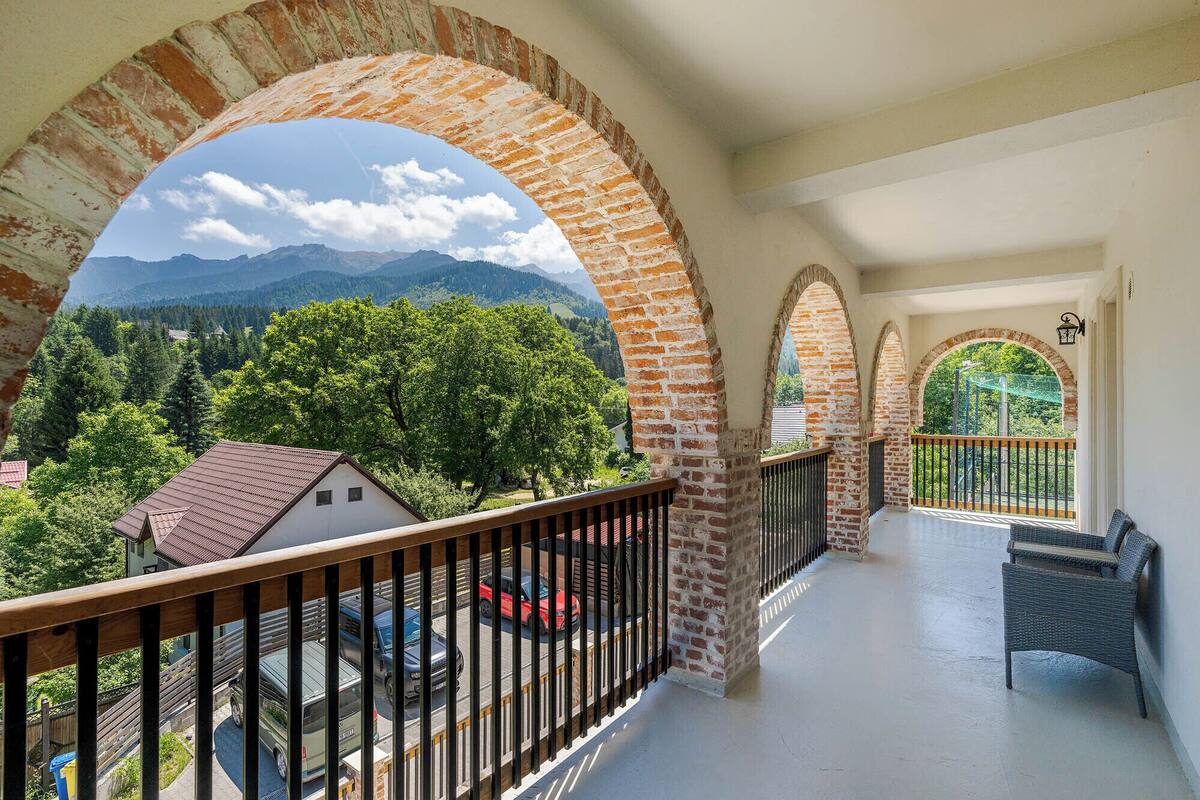 House, Mountain View, Mountainside | Balcony view
