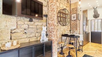Apartment | Dining
