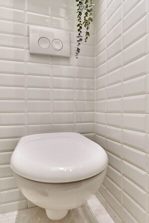 Apartamento | Baño | Secador de pelo, toallas, jabón y champú