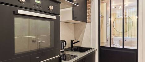 Apartment | Eigene Küche | Kühlschrank, Ofen, Herdplatte, Wasserkocher mit Kaffee-/Teezubehör