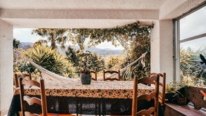 House | Dining - Tranquil Holiday Home With Pool in Sintra (Sintra)