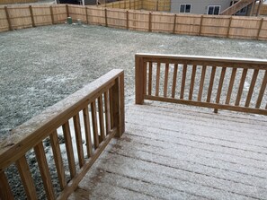 Property grounds - Modern & Spacious Home with Full Kitchen & Laundry (Bellevue)