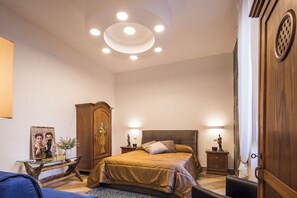 Triple Room, Balcony, City View | Desk, free WiFi - pompei suite via roma 16 (Pompei)