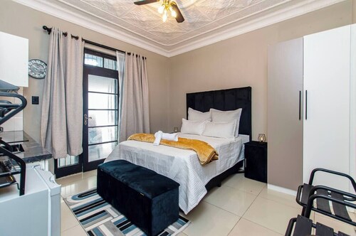 Win Haven • Executive Suite