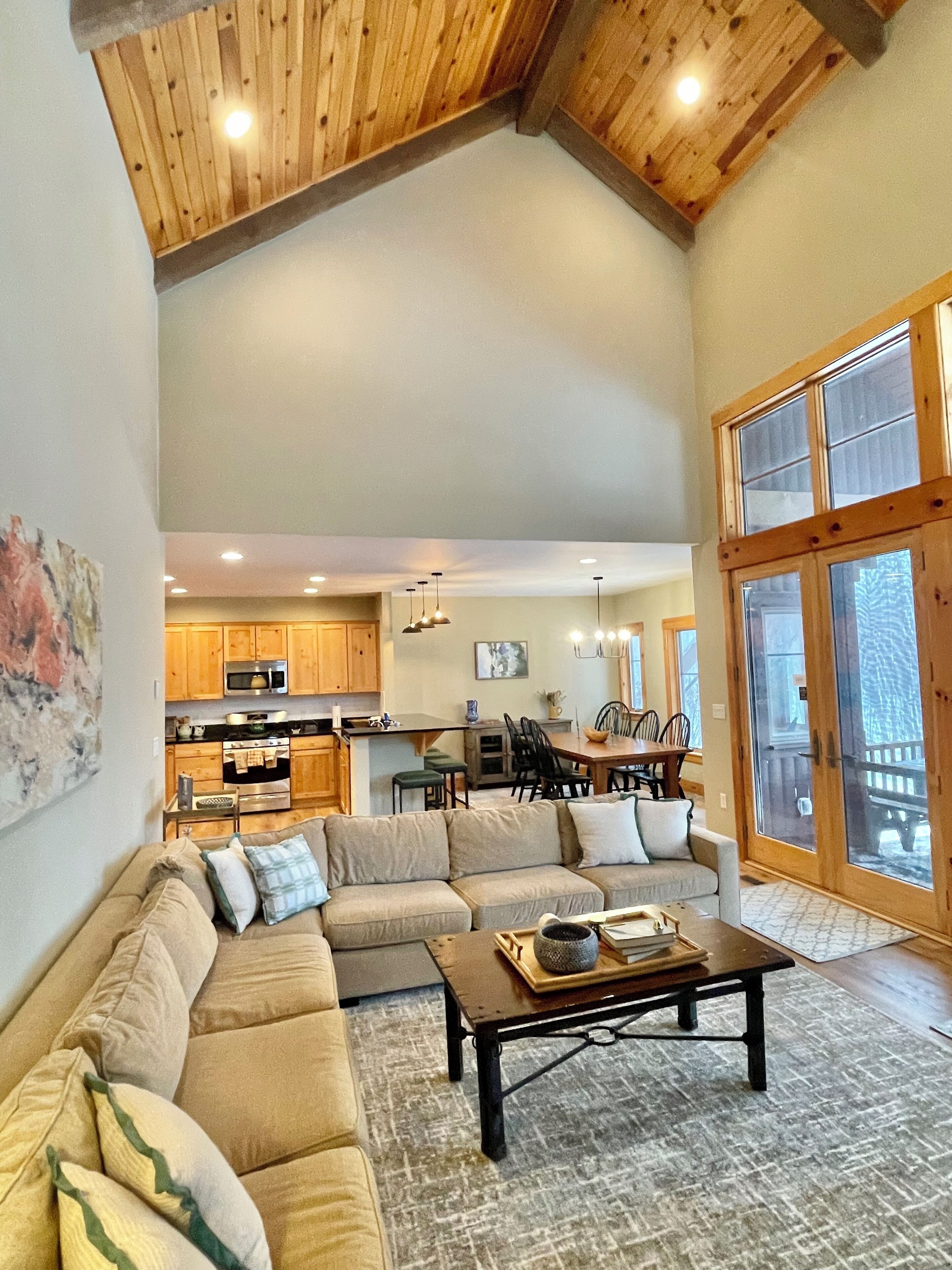 Smart-TV, peis, videospill og fotballspill