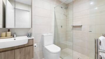 Apartment | Bathroom | Towels