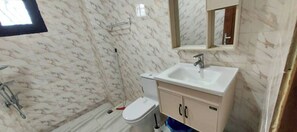 Asciugamani, sapone, carta igienica