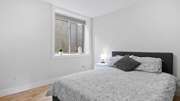 2 makuuhuonetta, silitysrauta/-lauta, Wi-Fi, vuodevaatteet