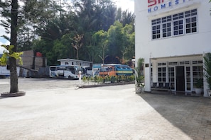 Exterior - Sinok Homestay Parapat (Parapat)