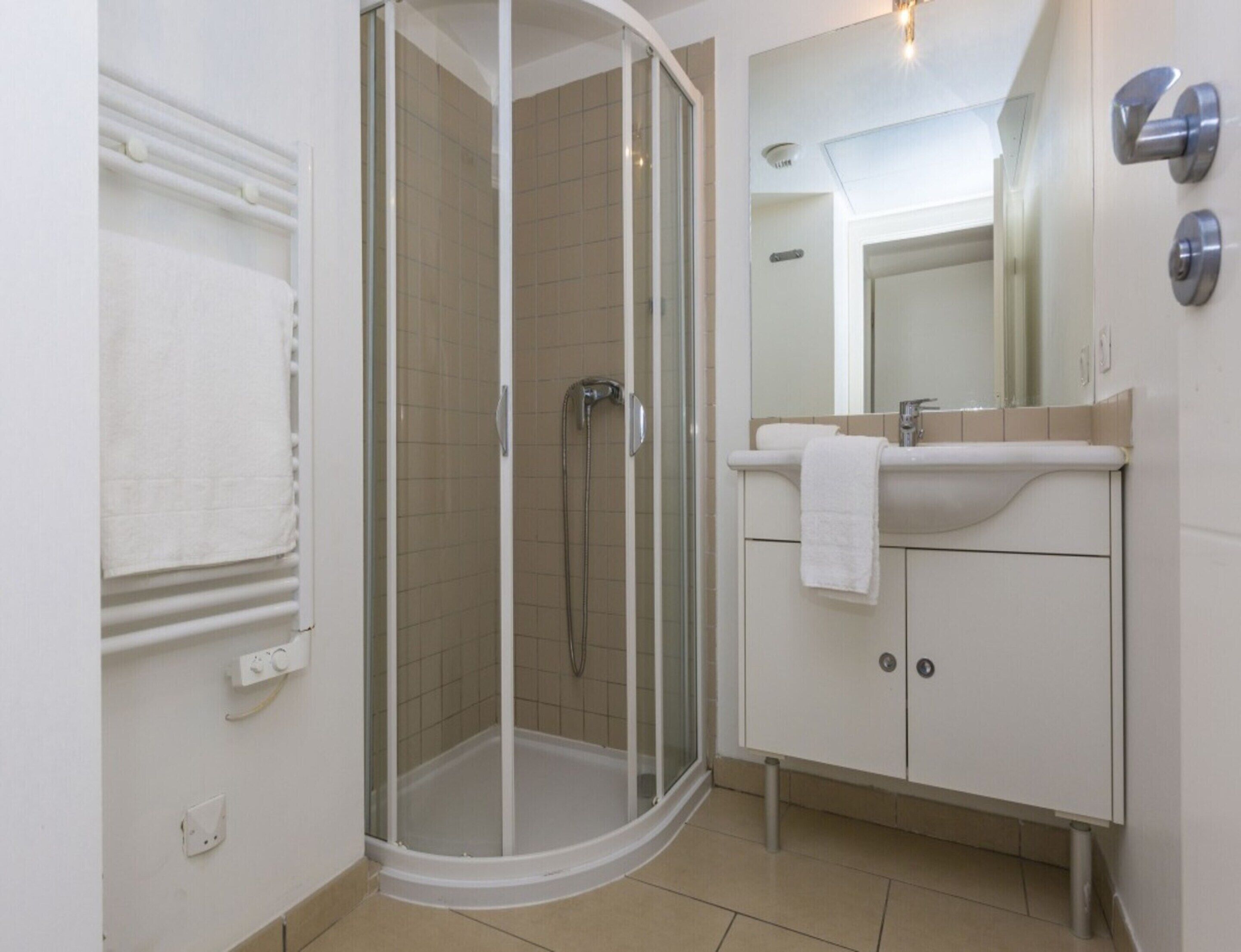 House | Bilik Mandi