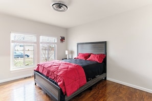 3 bedrooms, iron/ironing board, WiFi, bed sheets