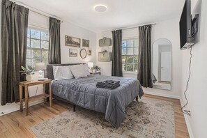 Desk, iron/ironing board, travel crib, WiFi