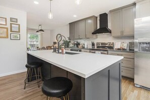 Fridge, microwave, dishwasher, coffee/tea maker