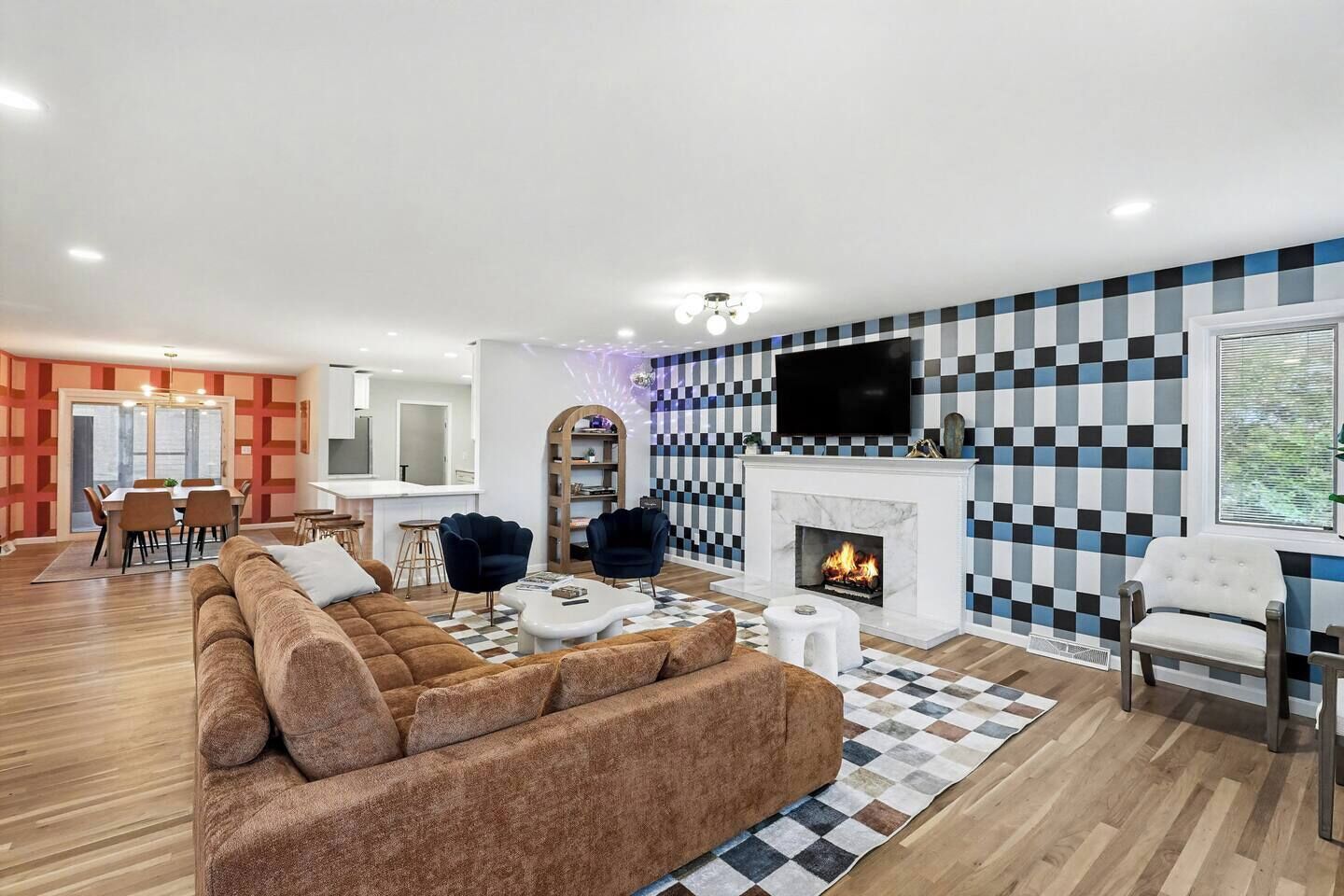 TV, fireplace, ping pong