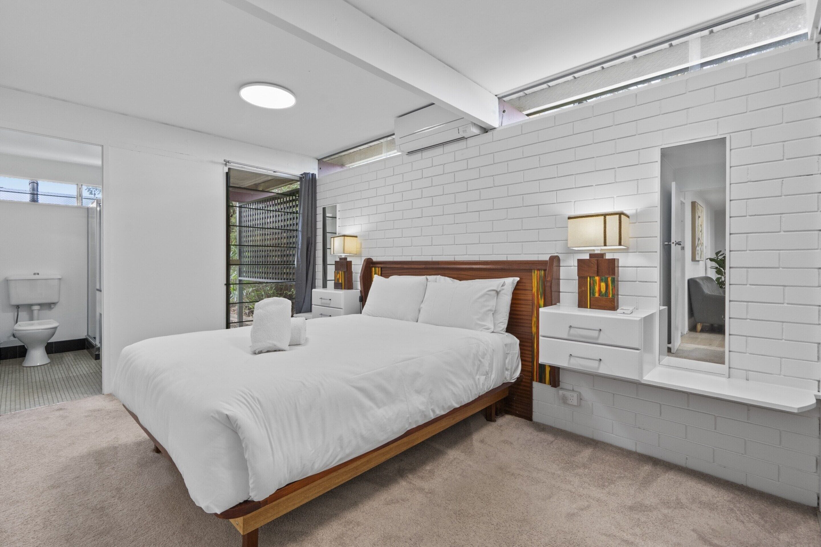 Apartment | 4 bedrooms, bed sheets