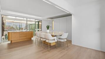 Apartment | Dining