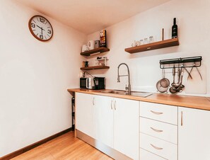 House | Private kitchen - Holiday Home Near Estremoz With Pool (Estremoz)