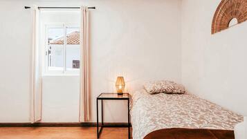 House | 2 bedrooms, iron/ironing board