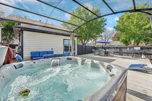 Sleeps 22 by FW Stockyards Downtown with Hot Tub