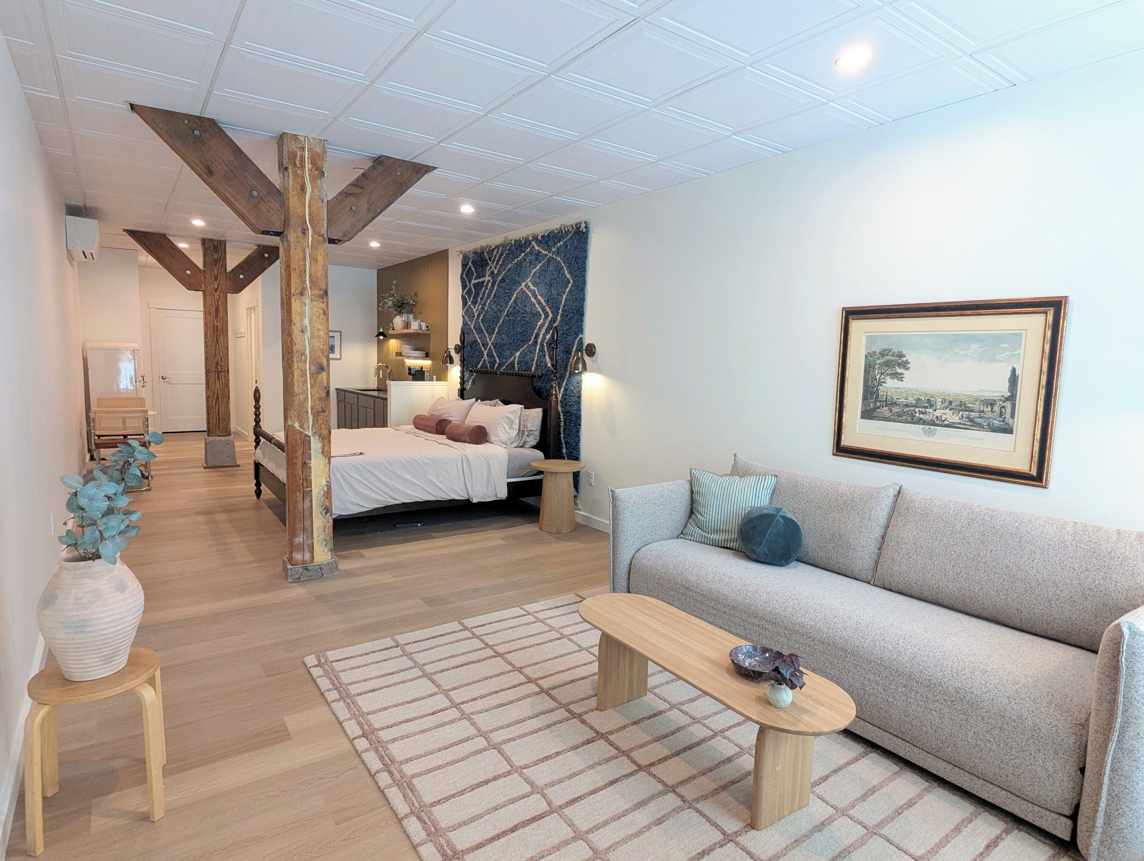 1 dormitorio, tabla de planchar con plancha, wifi y ropa de cama