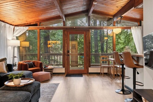 Oar & Evergreen: Forest Views + Private Dock