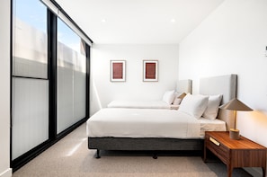 Apartment | 3 bedrooms, bed sheets - Stylish 3-bed Townhouse in Vibrant Fitzroy (Melbourne)