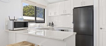 Spacious 2-Bedroom with Private Parking Access