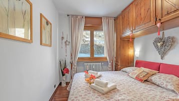 Apartamento standard, vários quartos (Sestriere Panorama) | 1 quarto, Wi-Fi de cortesia, roupa de cama