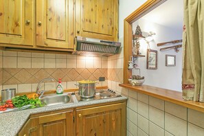 Standard Apartment, Multiple Bedrooms (Sestriere Panorama) | Private kitchen - Sestriere Panorama (Sestriere)