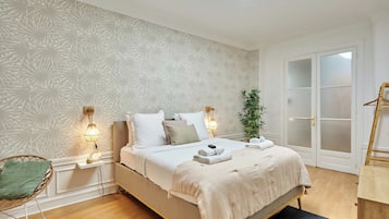 Apartment | 1 bedroom, laptop workspace, iron/ironing board, bed sheets