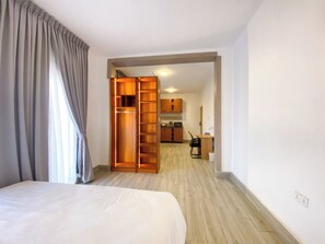 Departamento superior, balcón | Escritorio, espacio para trabajar con laptop y wifi gratis 