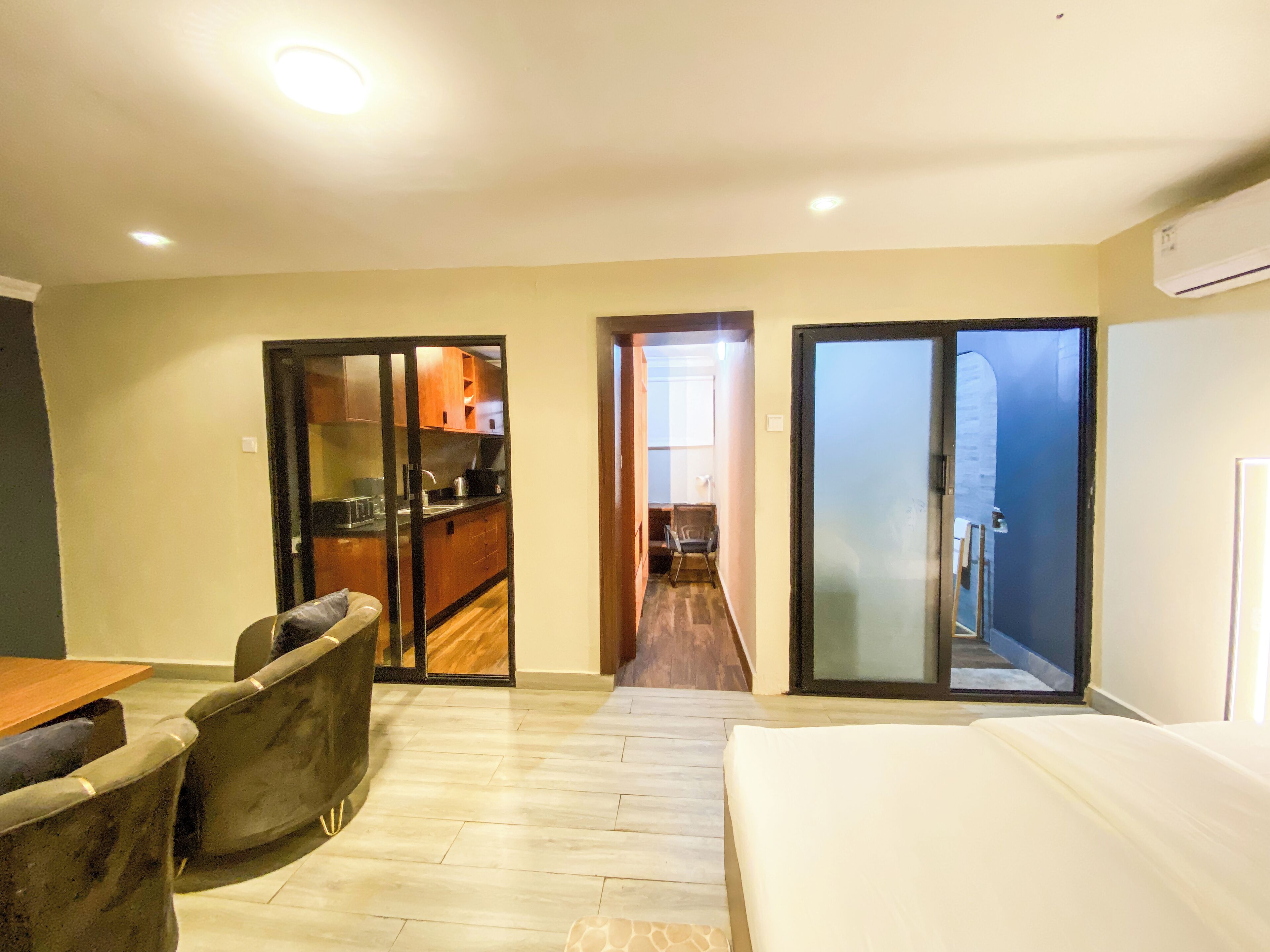 Apartment | Desk, laptop workspace, free WiFi