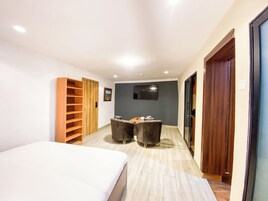 Apartment | Desk, laptop workspace, free WiFi