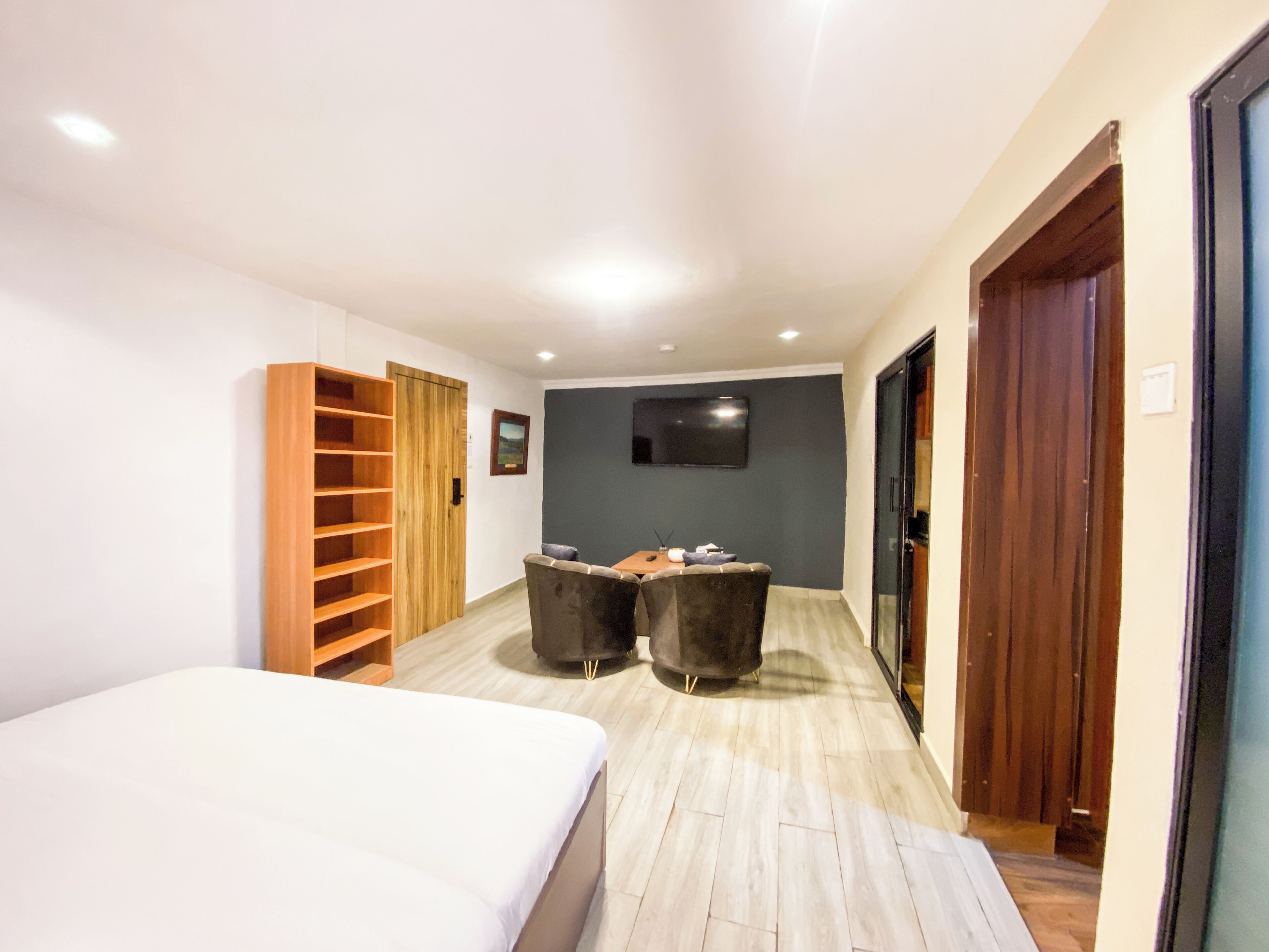 Desk, laptop workspace, free WiFi