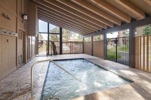 Pool - Cozy Mountain Retreat Near Canyon Lodge - 2BR/2BA, Sleeps 6 (Mammoth Lakes)