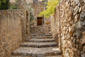 House | Property grounds - Chic Romantic Getaway in L'ile Rousse (L'Île-Rousse)