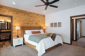 8 habitaciones, escritorio y tabla de planchar con plancha 