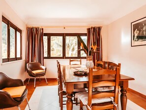 House | Dining - Sintra Countryside Retreat (Sintra)