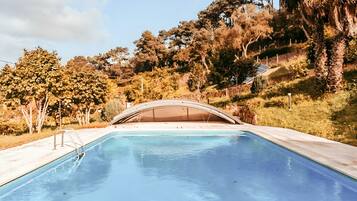 Casa | Piscina | Piscina interna, piscina externa