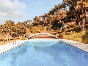 Casa | Piscina | Piscina interna, piscina externa