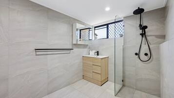 Apartment | Bathroom