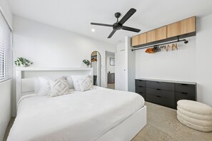 1 bedroom, bed sheets - Spacious 1-bed Apartment in Coolangatta (Gold Coast)